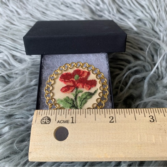 Vintage Embroidered Pin Brooch - Picture 5 of 8